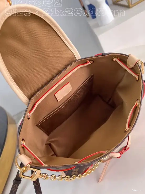 PM VUITTON LOUIS Excursion 0608